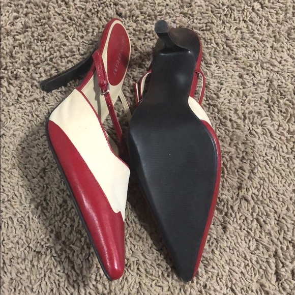 Beautiful red leather, fabric combo - Picture 2 of 2